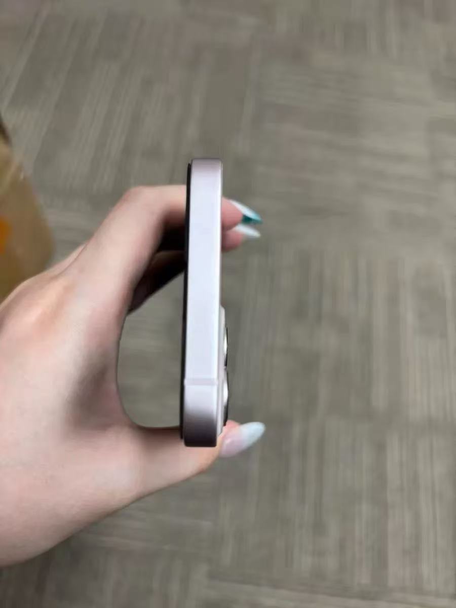 Apple iPhone 13 - Refurbished